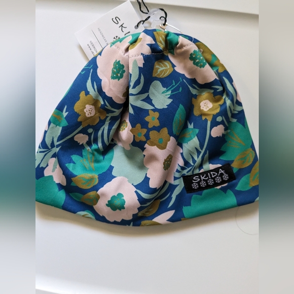 Skida Accessories - Price drop/$6.99 shipping for 6 hrs Skida NWT hat